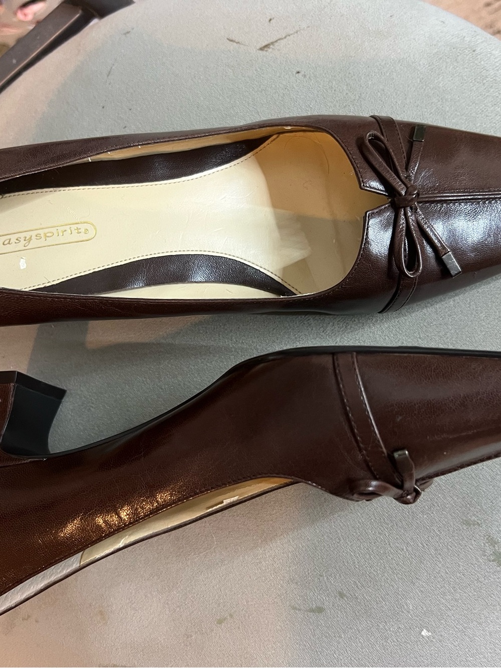 Easy Spirit Women’s Dark Brown Leather Low Block Heel Pumps with Bow